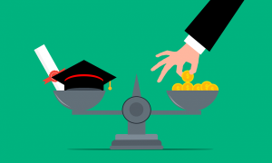 Graphic with a scale, a university doctor's hat and a hand in a suit putting in money