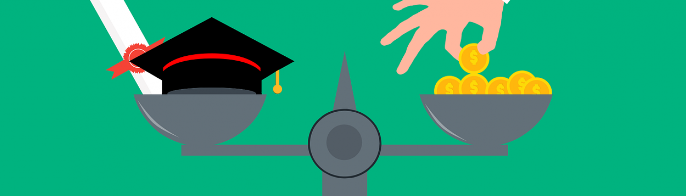 Graphic with a scale, a university doctor's hat and a hand in a suit putting in money